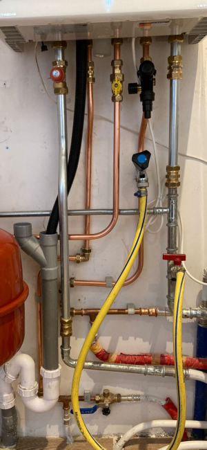 cv-verwarmings-installateur_diemen_Mitch_installatie_service_3.jpg