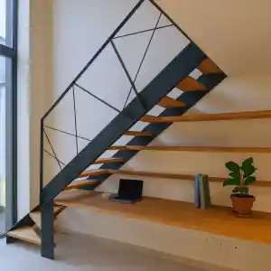 Trap met bureau geïntegreerd - Gent.jpg