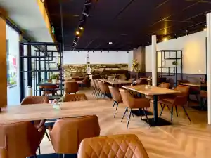 Restaurant Visgraat vloer .jpg
