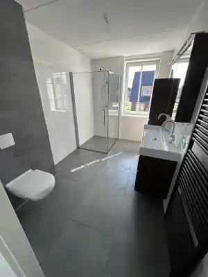 Badkamer schoonmaken na renovatie.jpg