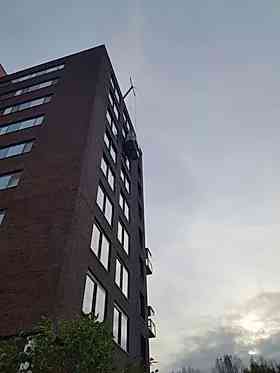 schoonmaakbedrijf_pijnacker_Schreve_Vof._Glazenwass._&_Schoonm.diensten_3.jpg