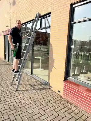 Glazenwassen HEMA Heerhugowaard .jpg