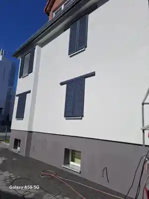 Fassadenreinigung für eine saubere Hauswand.jpg