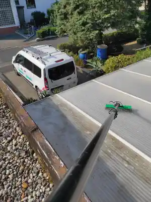 Professionelle Reinigung von Terrassenüberdachungen & Stegplatten.jpg