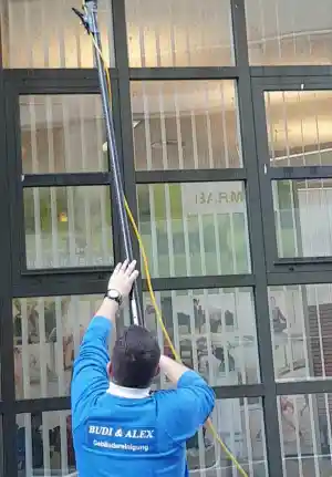 reinigungsfirma_lilienthal_BUDI_&_ALEX_Glas-_und_Gebäudereinigung_5.jpg