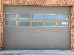 Schilderen van garagepoort.jpg