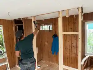 Houtworm tuinhuis Amsterdam.jpg