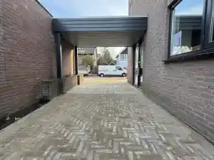 stratenmaker_uden_De_Bresser_Bestrating_&_Grondwerken_5.jpg