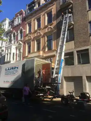 umzugsunternehmen_aachen_Aachener_allround_Möbelspedition_&_Transporte_Lüth_GmbH_6.jpg
