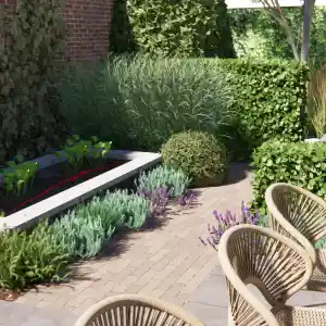 Achtertuin in Roosendaal met vijver en spa.jpg