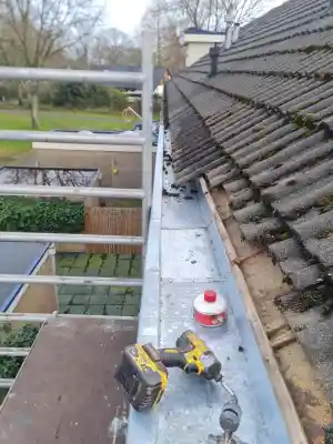 Nieuwe goten/Trespa plaatsen .jpg