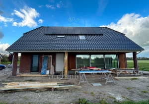 Zonnepanelen Installatie.jpg