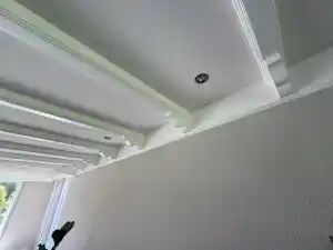 binnen huisje mooi opgefrist.jpg