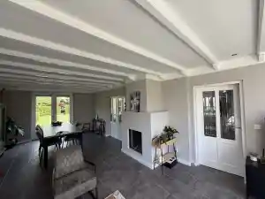 binnen huisje mooi opgefrist.jpg