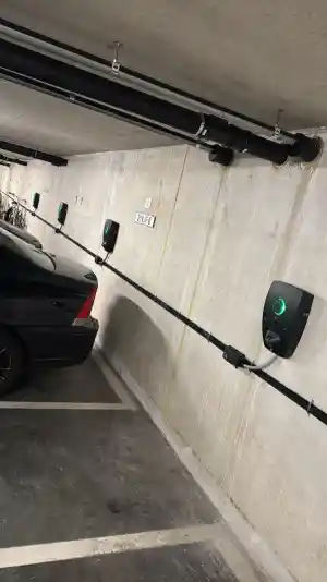 laadpalen_amsterdam_A._Taiwo_installatietechniek_3.jpg