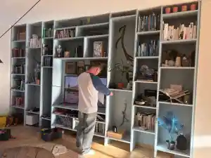 Afwerken kamerkast en trap.jpg