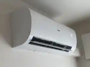 airco-installateur_izegem-emelgem_A.E.V.S._bv_2.jpg