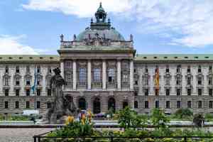 rechtsanwalt_m%C3%BCnchen_Rechtsanwalt_Johannes_Goetz_-_Partner_Klamert_&_Partner_PartGmbB_7.jpg