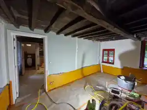 Opstijgend vocht behandeling + afwerking met noppenmembraan.jpg