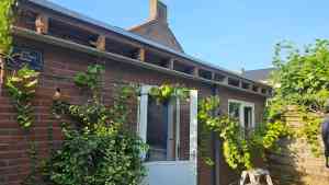 Vervangen van boeidelen ivm houtrot .jpg