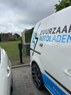 Zaptec Go 2 installatie op montagepaal Westzaan.jpg