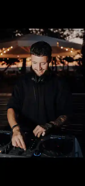 dj_vaihingen-an-der-enz_DJ_FISCH3R-_Euer_DJ_für_Geburtstage,_Feiern,_Hochzeiten_&_Events_7.jpg