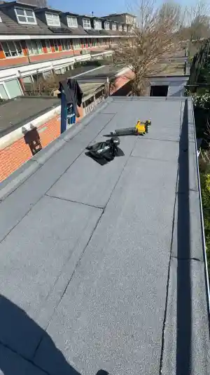 dakdekker_hilversum_Toproof-Dakdekkers_|_Daklekkage_Spoed_|_Bitumen_dak__2.jpg