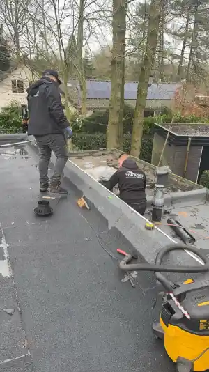 dakdekker_hilversum_Toproof-Dakdekkers_|_Daklekkage_Spoed_|_Bitumen_dak__4.jpg