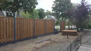 Luxe schutting plaatsen.jpg