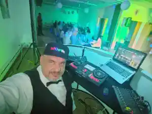 dj_halbe_DJ_Chrille_-_mobile_Diskothek_2.jpg