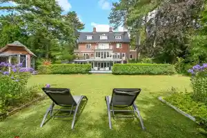 Oplevering mega villa Overeen.jpg