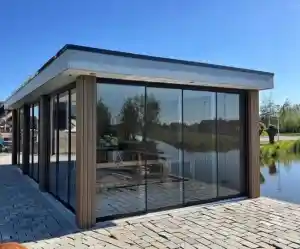 Bezig met het aanleggen van een compleet nieuw tuin.jpg