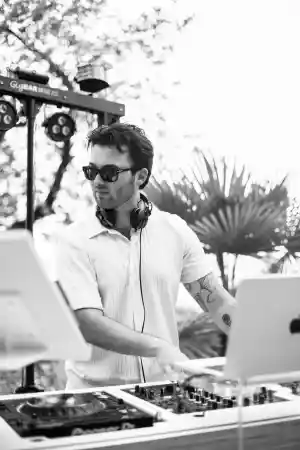 dj_celle_Giannis_Nicou_-_Hochzeits_DJ_&_Event_DJ_4.jpg