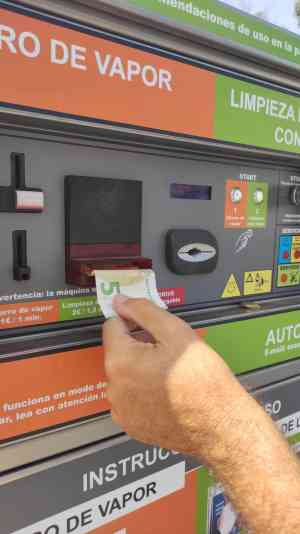 empresa-de-limpieza_marbella_Limpiador_de_tapiceria_a_vapor_autoservicio_(Cabo_Pino)_/_Self_service_steam_cleaner_3.jpg