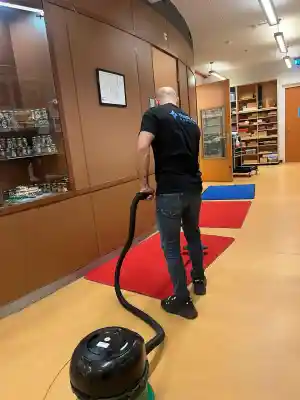 schoonmaakbedrijf_nijmegen_Imran_Services_B.V._3.jpg