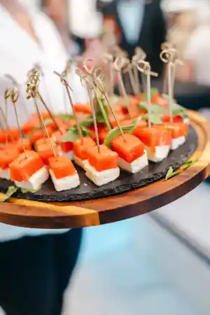 Fingerfood und Sektempfang im Store .jpg