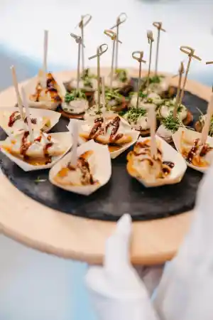 Fingerfood und Sektempfang im Store .jpg