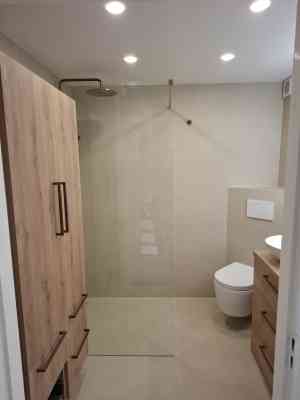 Complete Badkamerrenovatie – Van Verouderd naar Luxe & Modern .jpg