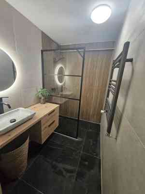 Van basic naar boutique: een stijlvolle badkamer met hotelallure    .jpg