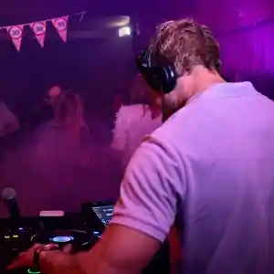 Soundvision Events, Bruiloft DJ, Bedrijfsfeest DJ, Allround DJ Shows.jpg