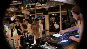 dj_groningen_Soundvision_Events,_Bruiloft_DJ,_Bedrijfsfeest_DJ,_Allround_DJ_Shows_7.jpg