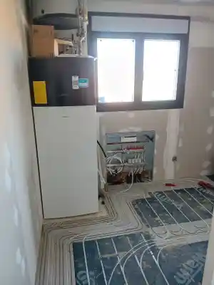 AEROTERMIA DAIKIN ALTHERMA Y SUELO RADIANTE.jpg