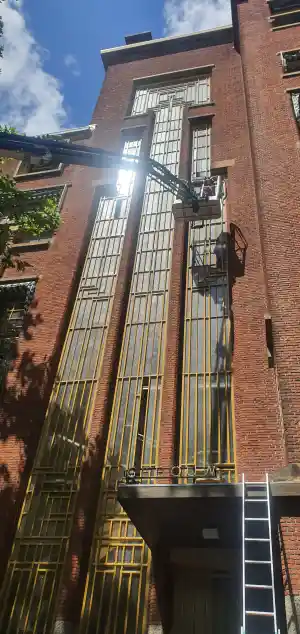glaszetter_ter-heijde_M._van_der_Lee_Schilders_en_Onderhoudsbedrijf_4.jpg