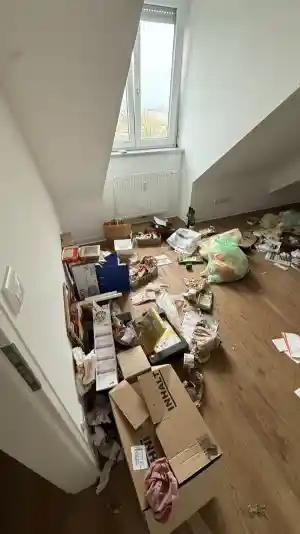 Leichte Messiwohnung mit Endreinigung.jpg