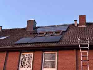 PV-Anlage 4,05 KWp mit Batteriespeicher auf eine Reihenmittelhaus.jpg