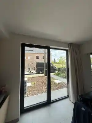 Gordijnrail ophangen .jpg