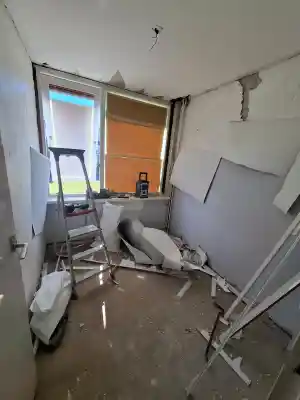 Van slaapkamer naar badkamer.jpg