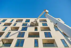 Professionelle Fenster- und Glasreinigung.jpg