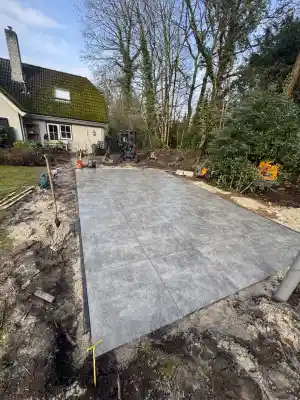 Bomen en planten verwijderen bestrating aanleggen .jpg