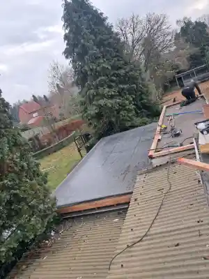 Hellend dak/ 3 platte daken + warmtepomp + 20 zonnepanelen.jpg